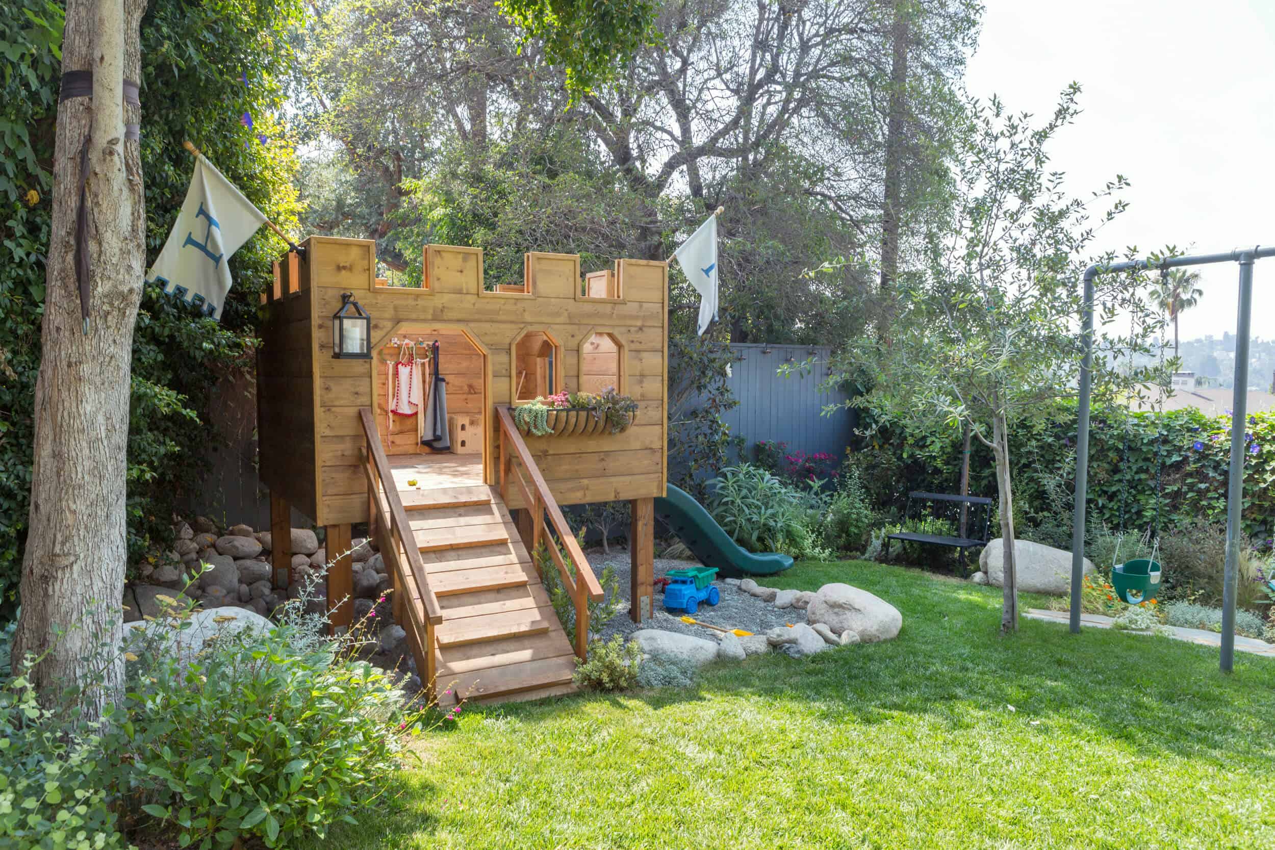 Emily-Henderson-Backyard-421