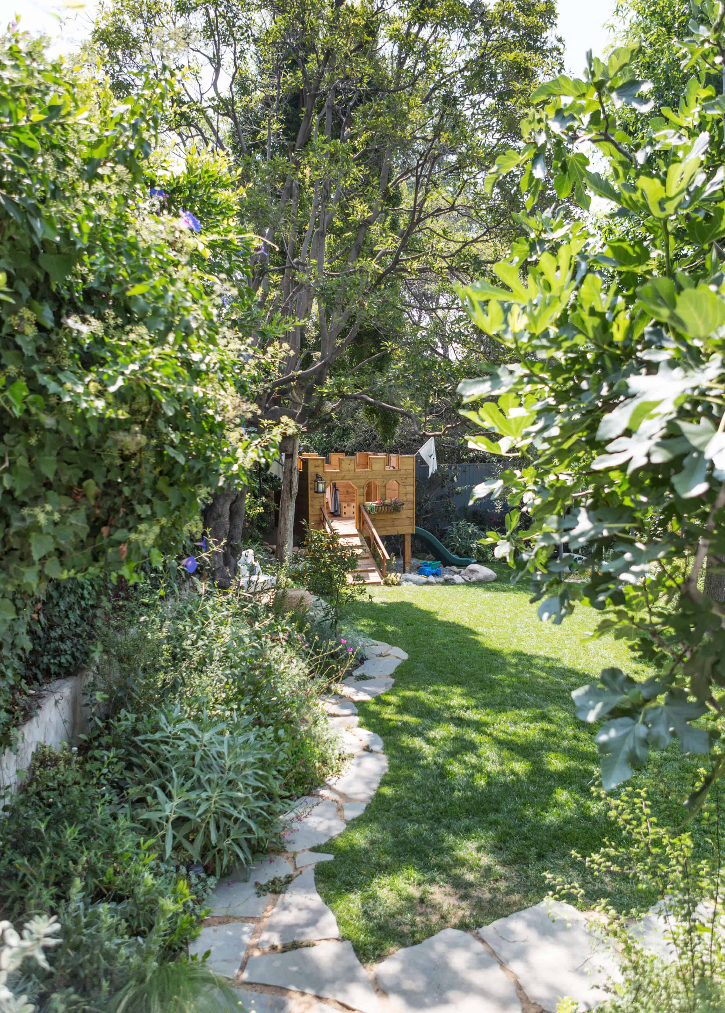 Emily-Henderson-Backyard-862