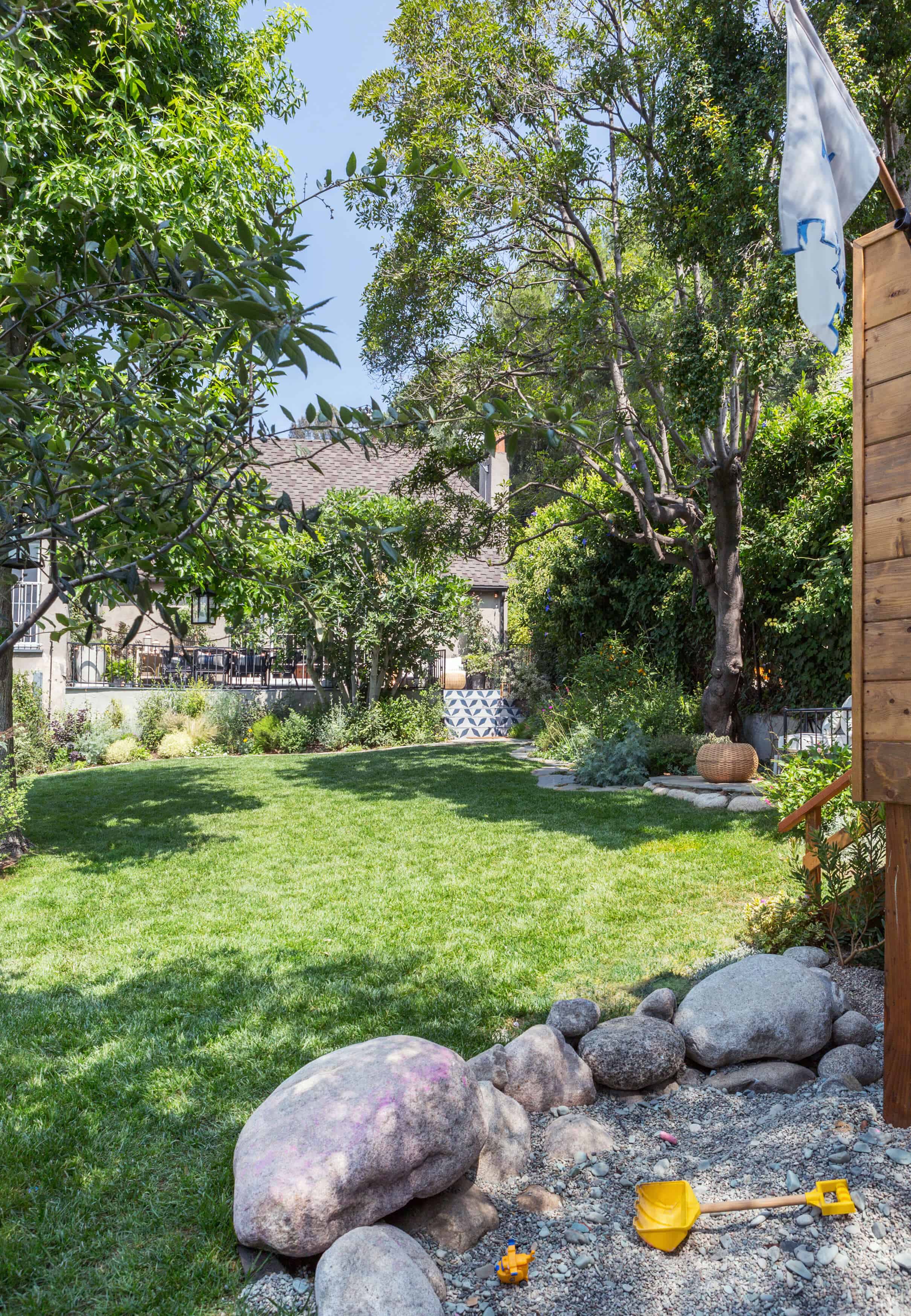 Emily-Henderson-Backyard-924