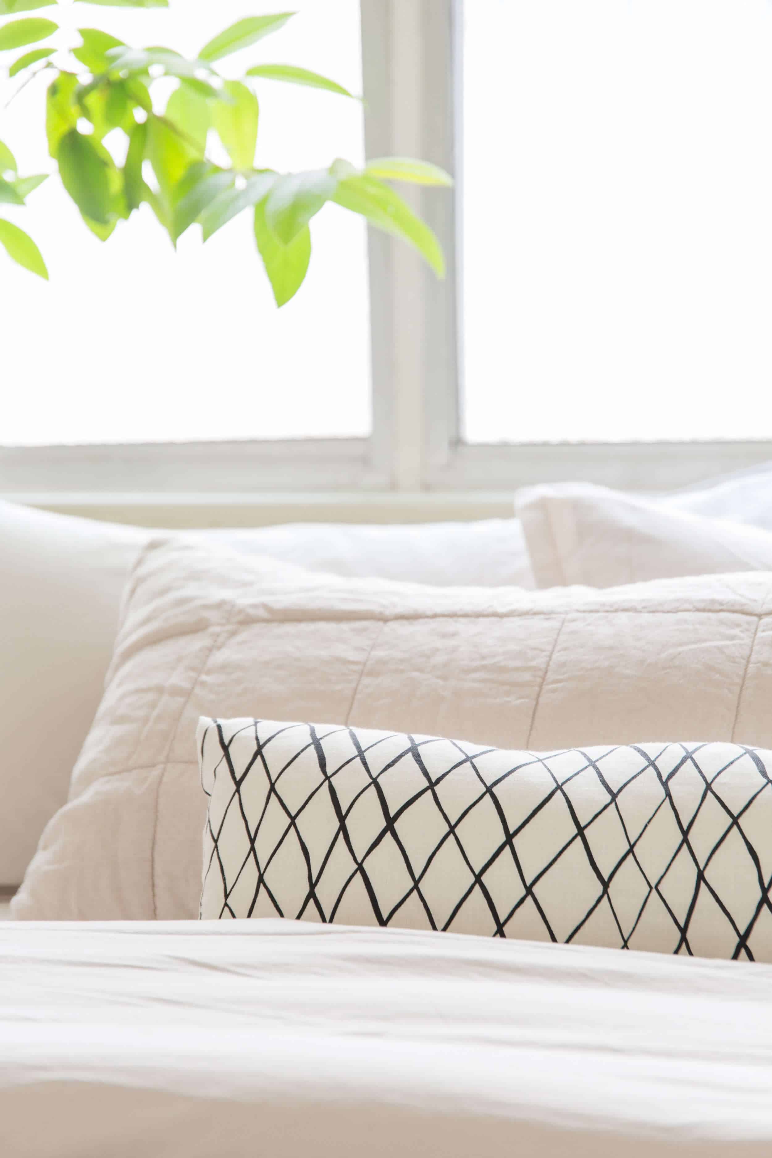 Emily-Henderson_MOTO_Brady_Bedroom_Parachute_Edited_7