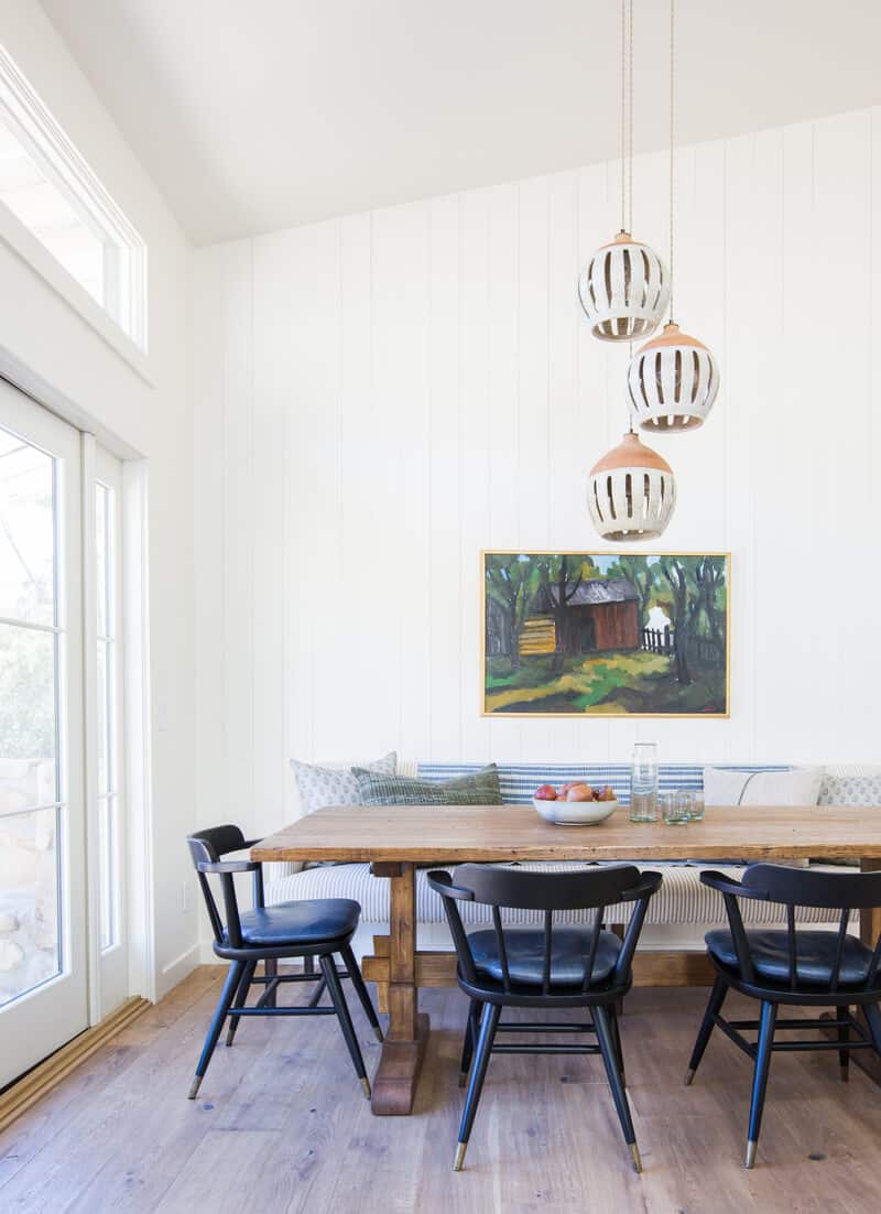 Emily-Henderson_Modern-Design-Trends_White_Minimal_Casual_Rustic_Simple_Relaxed_California_Effortless_Lighting_10
