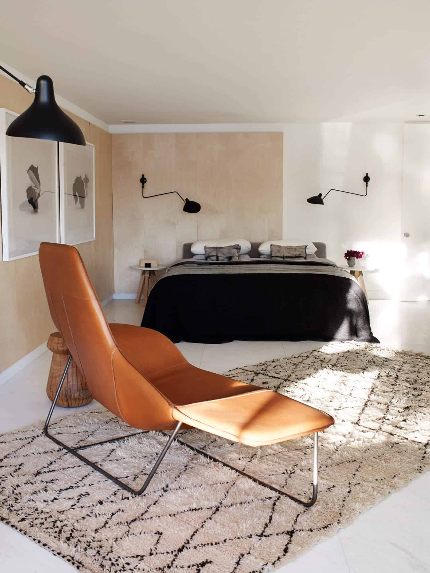 Emily-Henderson_Modern-Design-Trends_White_Minimal_Casual_Rustic_Simple_Relaxed_California_Effortless_Lighting_2