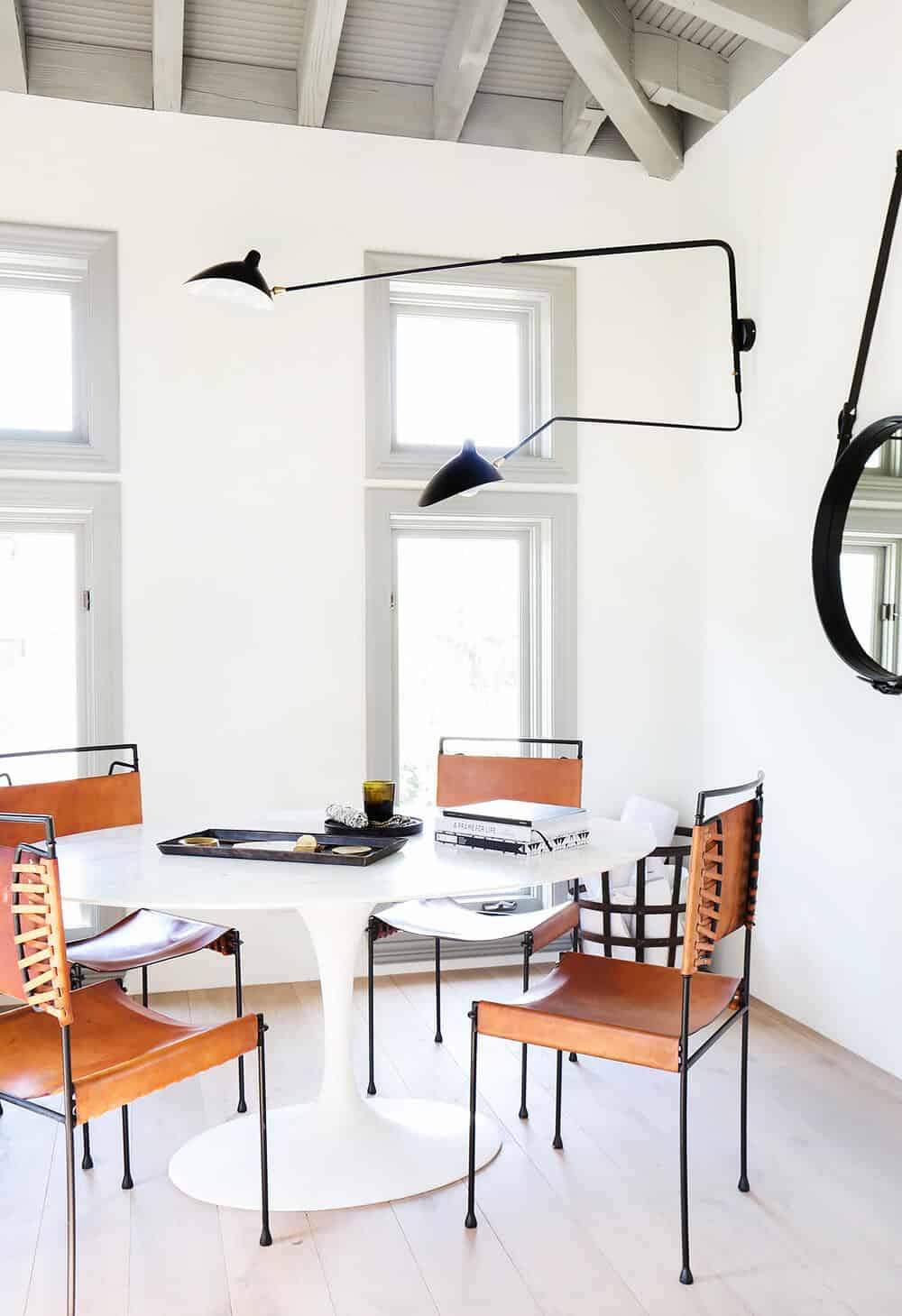 Emily-Henderson_Modern-Design-Trends_White_Minimal_Casual_Rustic_Simple_Relaxed_California_Effortless_Lighting_5