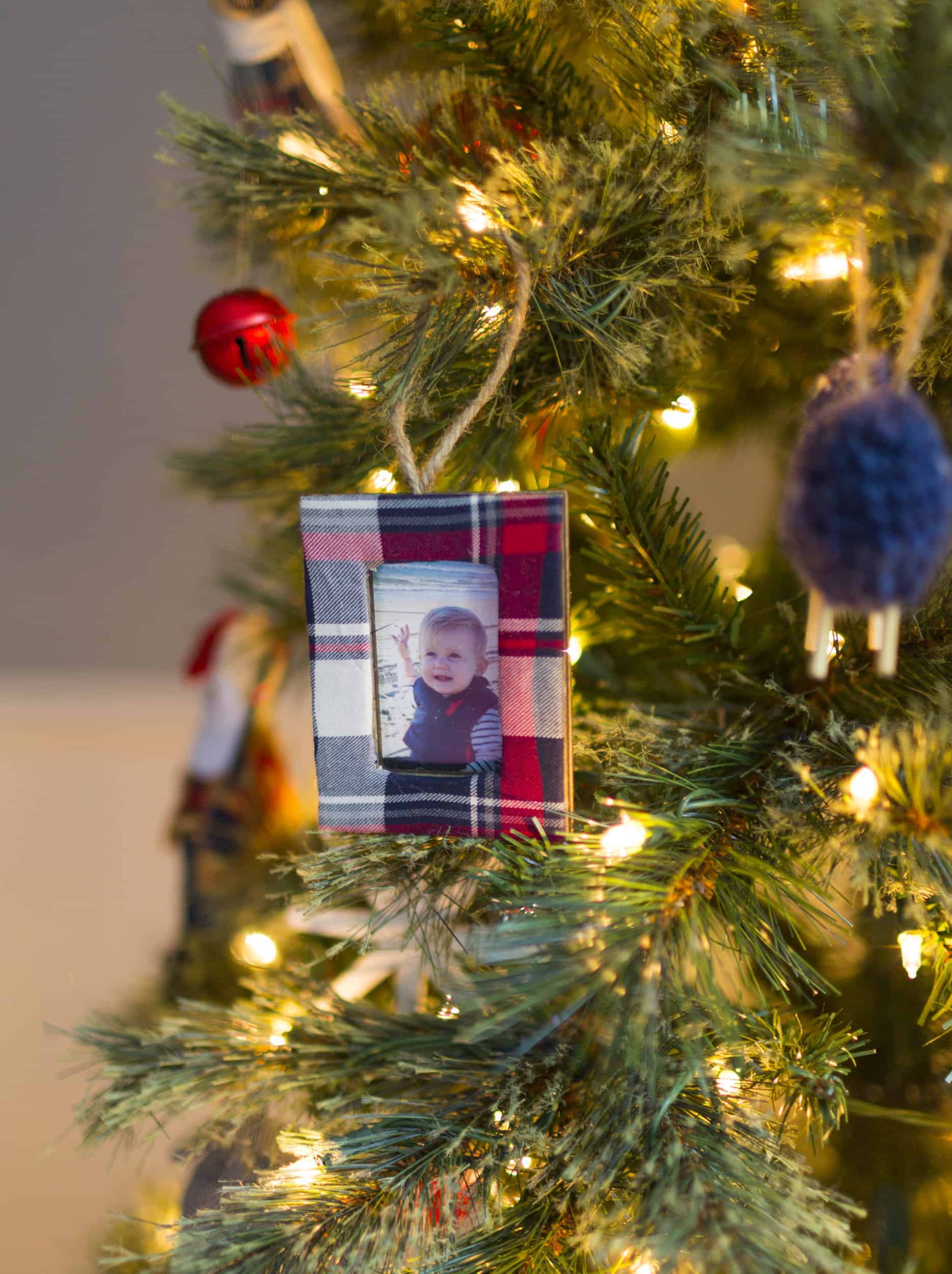 Emily Henderson Christmas Decorating Little Boys Room 241