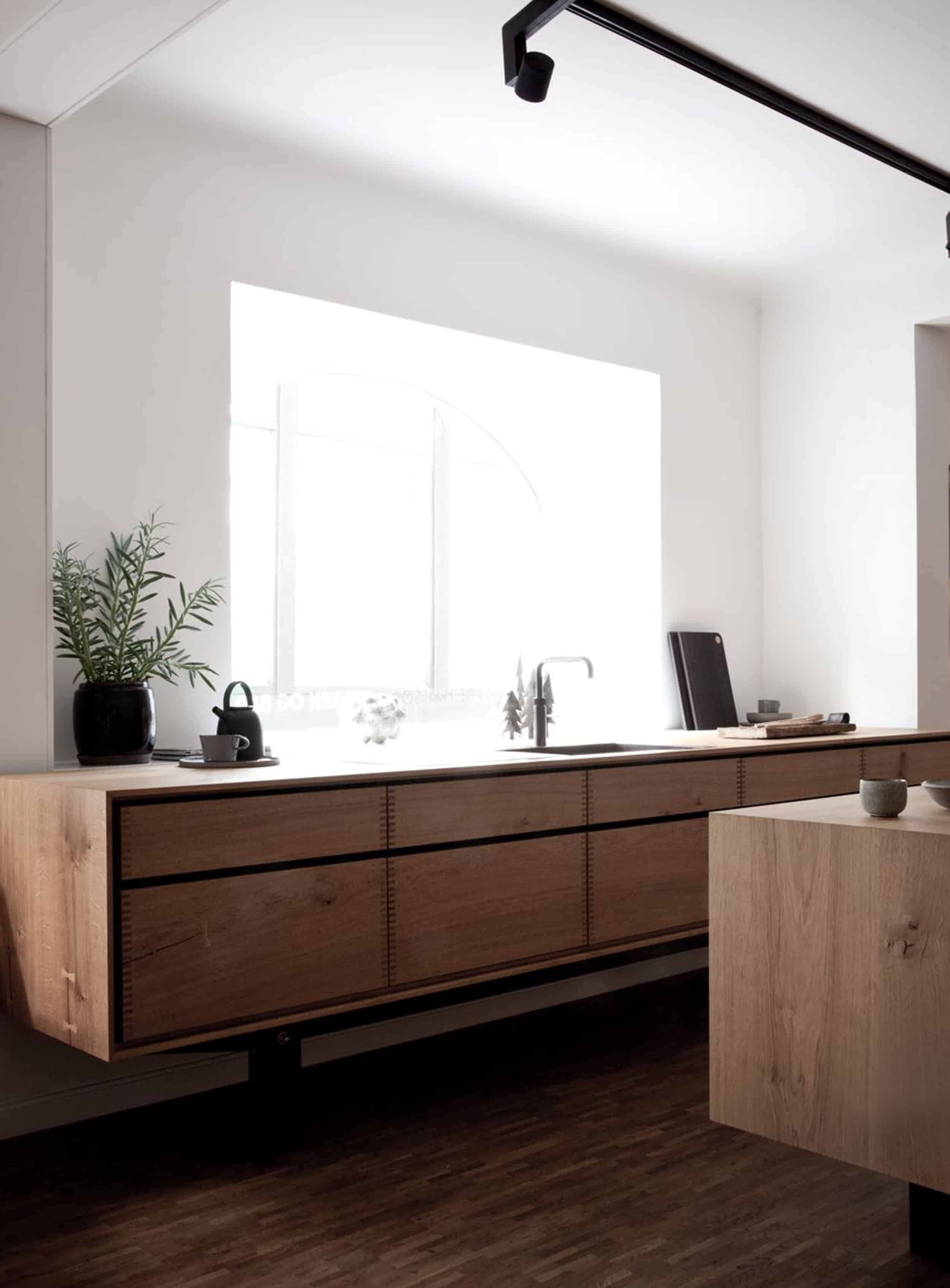 Emily Henderson Design Trends 2018 Kitchen No Upper Cabinets 01