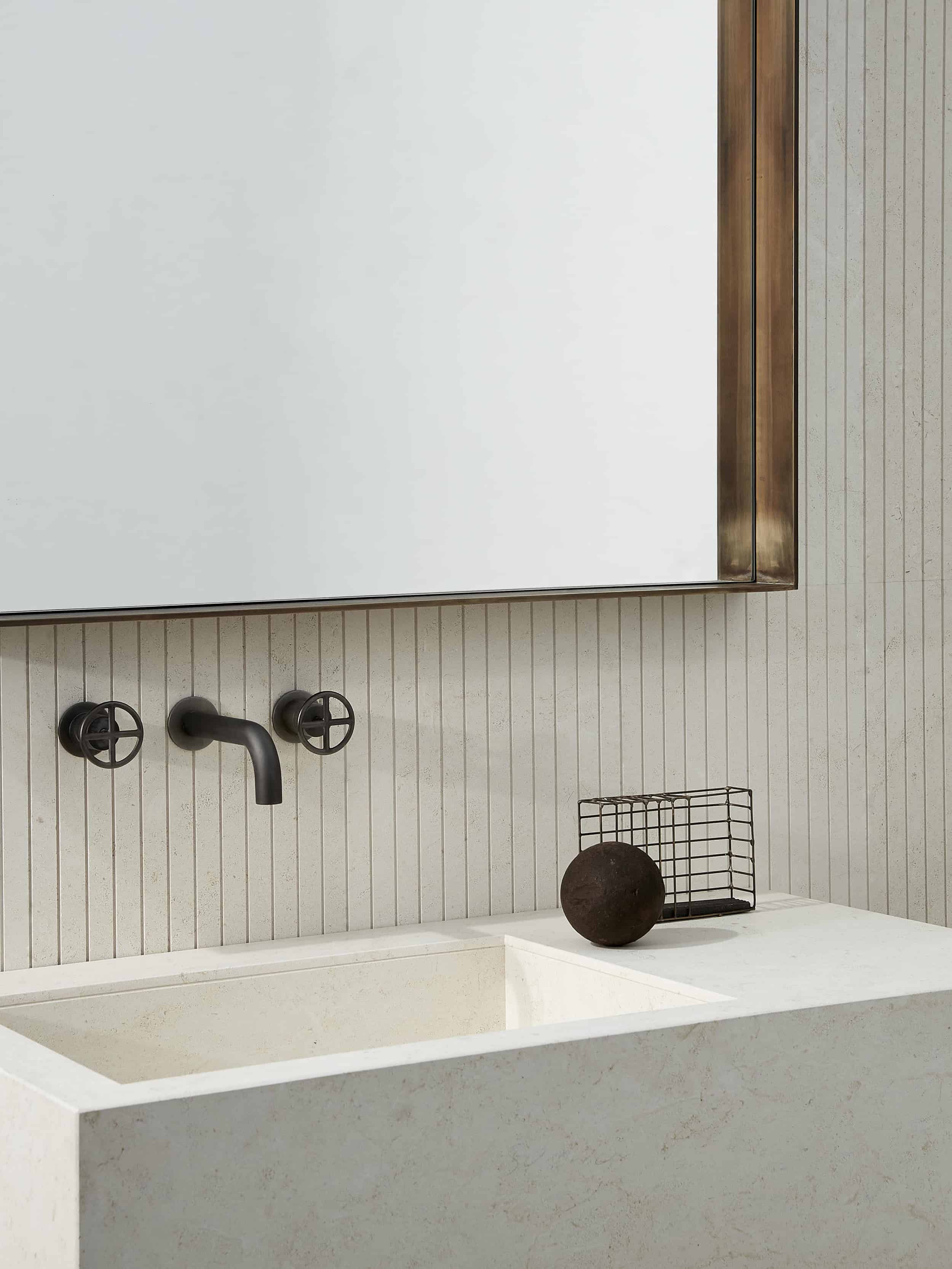 Under mount sink black wall mount faucet 