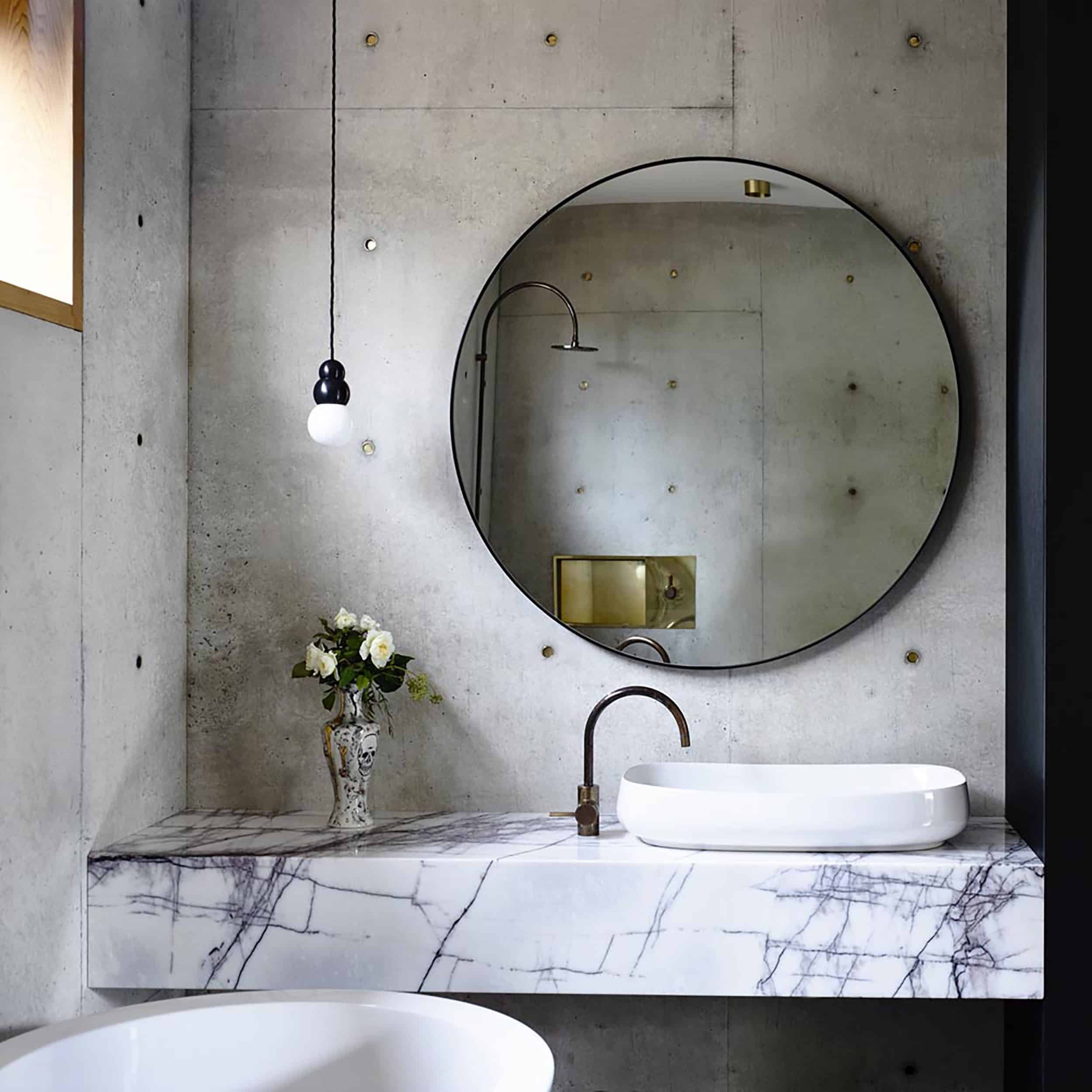Round Mirror One Vessel 1