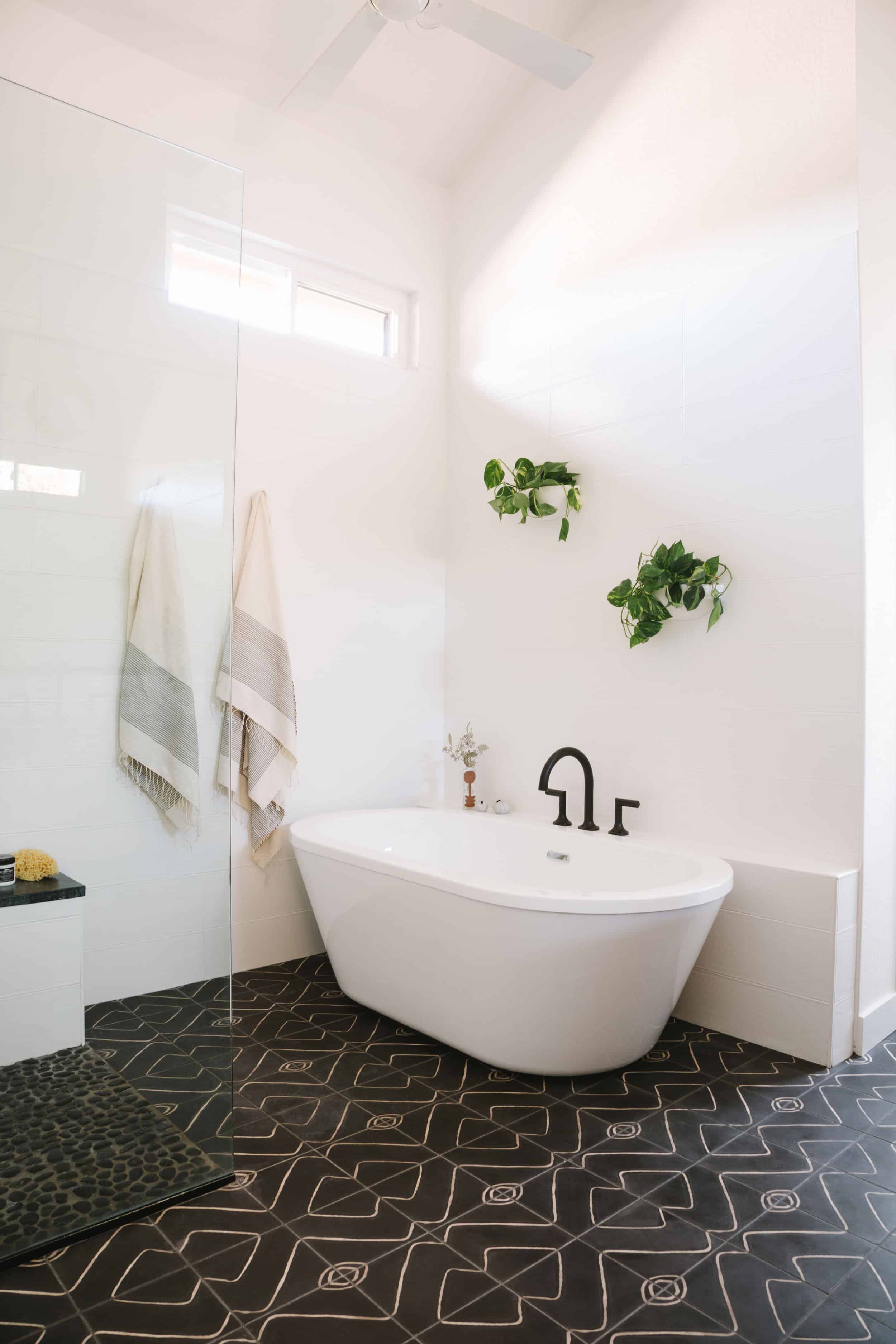 Samantha Gluck Emily Henderson Free Standing Tub1
