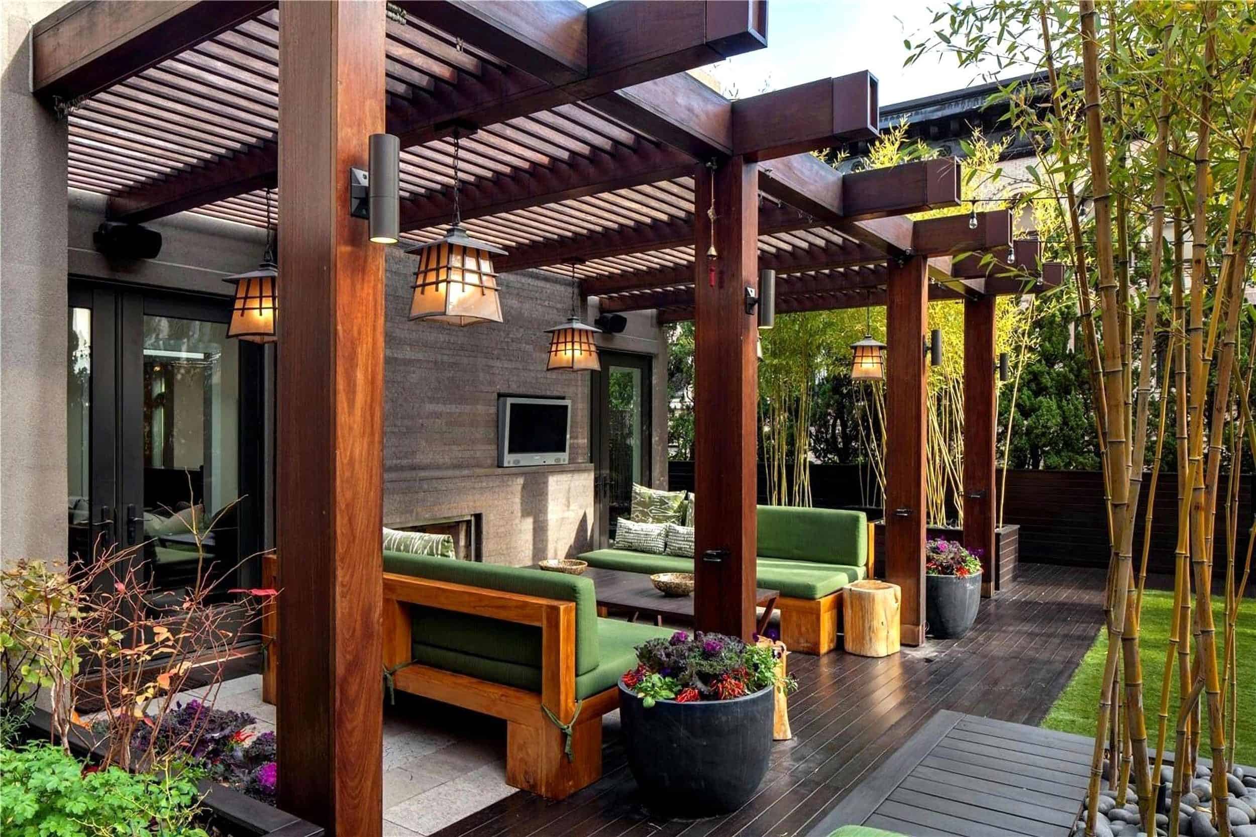 Kelly Ripa Outdoor Patio With Pergola