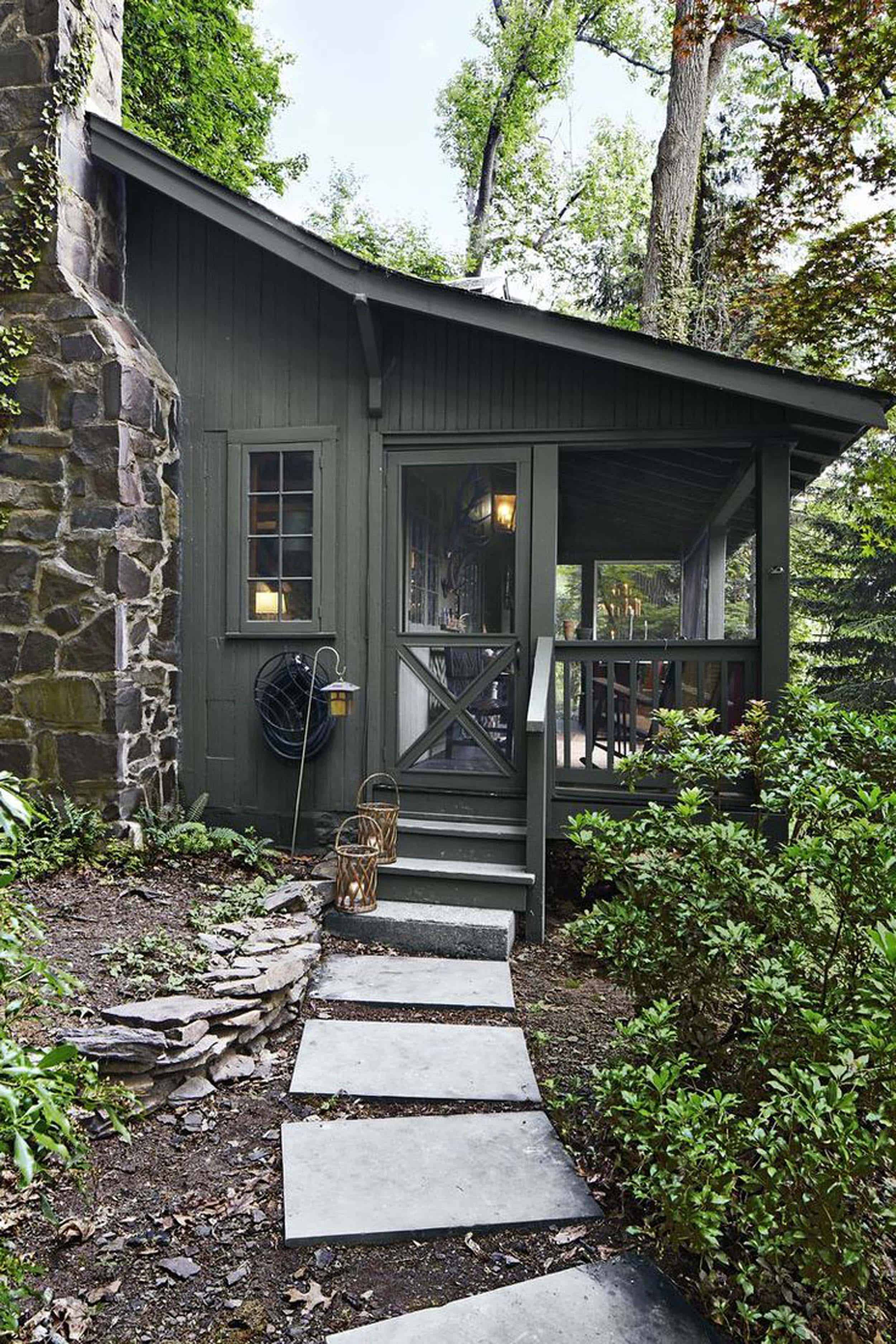 Dark Green Cabin