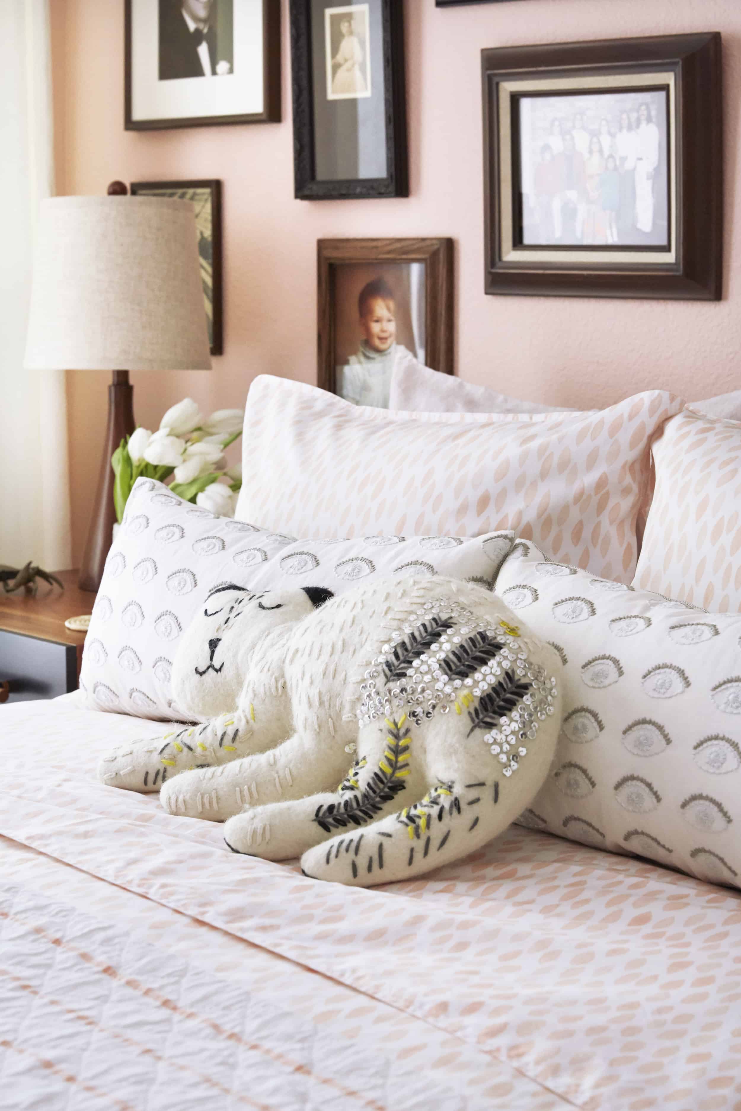 Pink Room Details 002