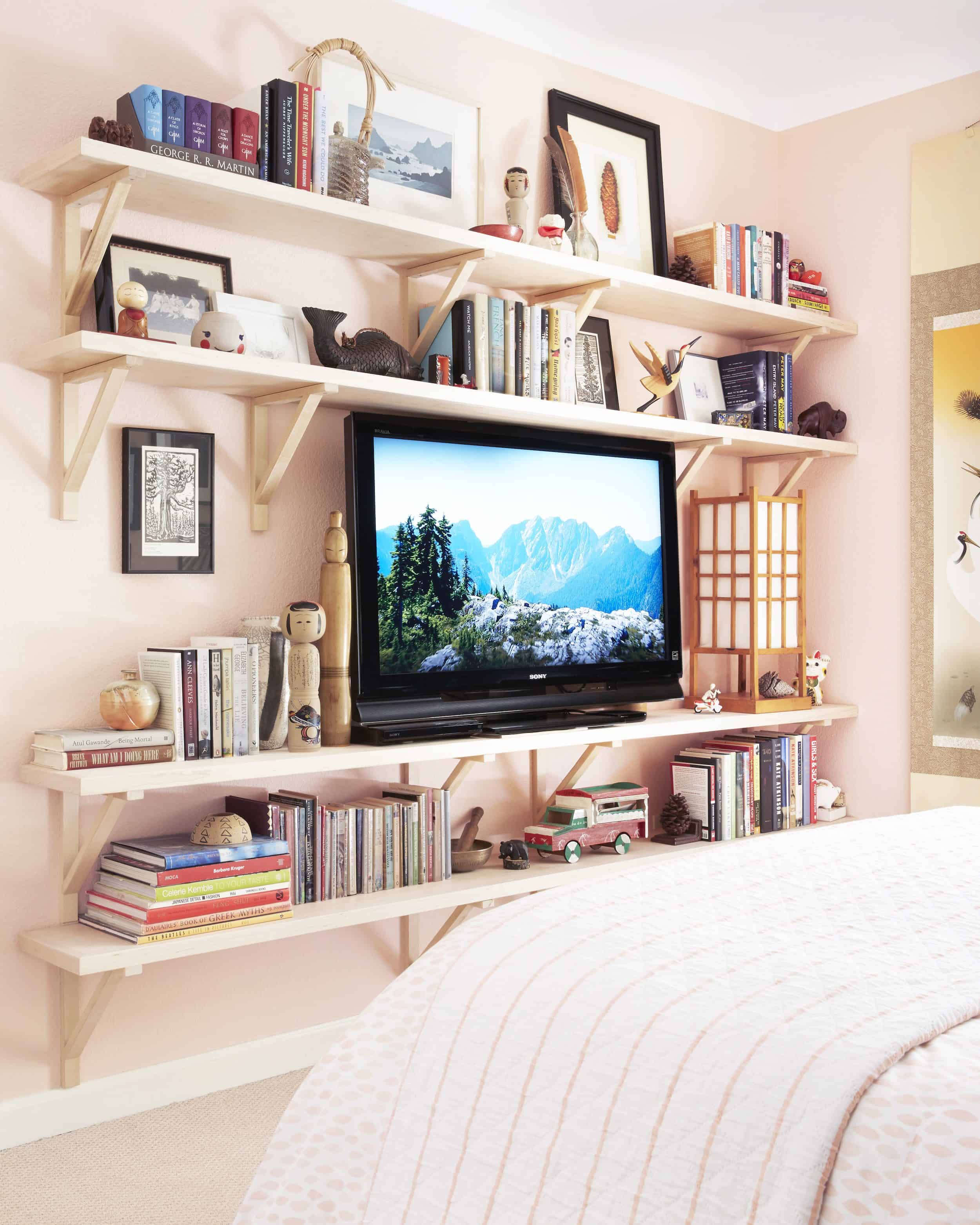 Orlando Soria Pink Guest Bedroom
