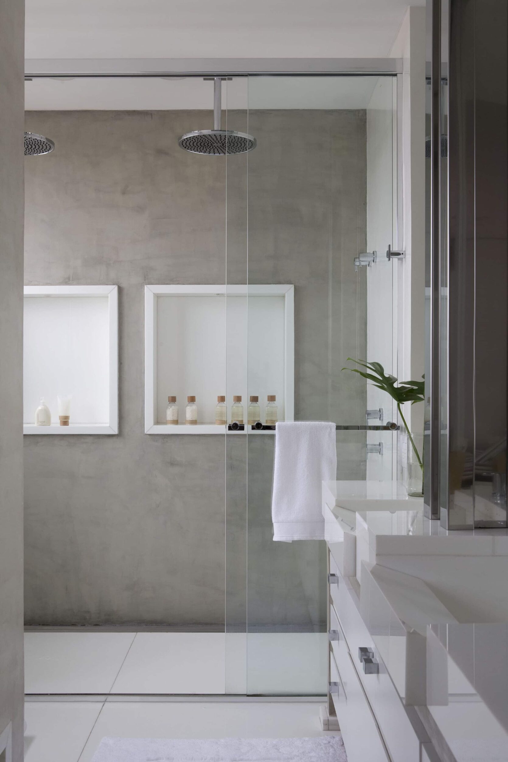 Luxury Bathroom With Double Showerhead