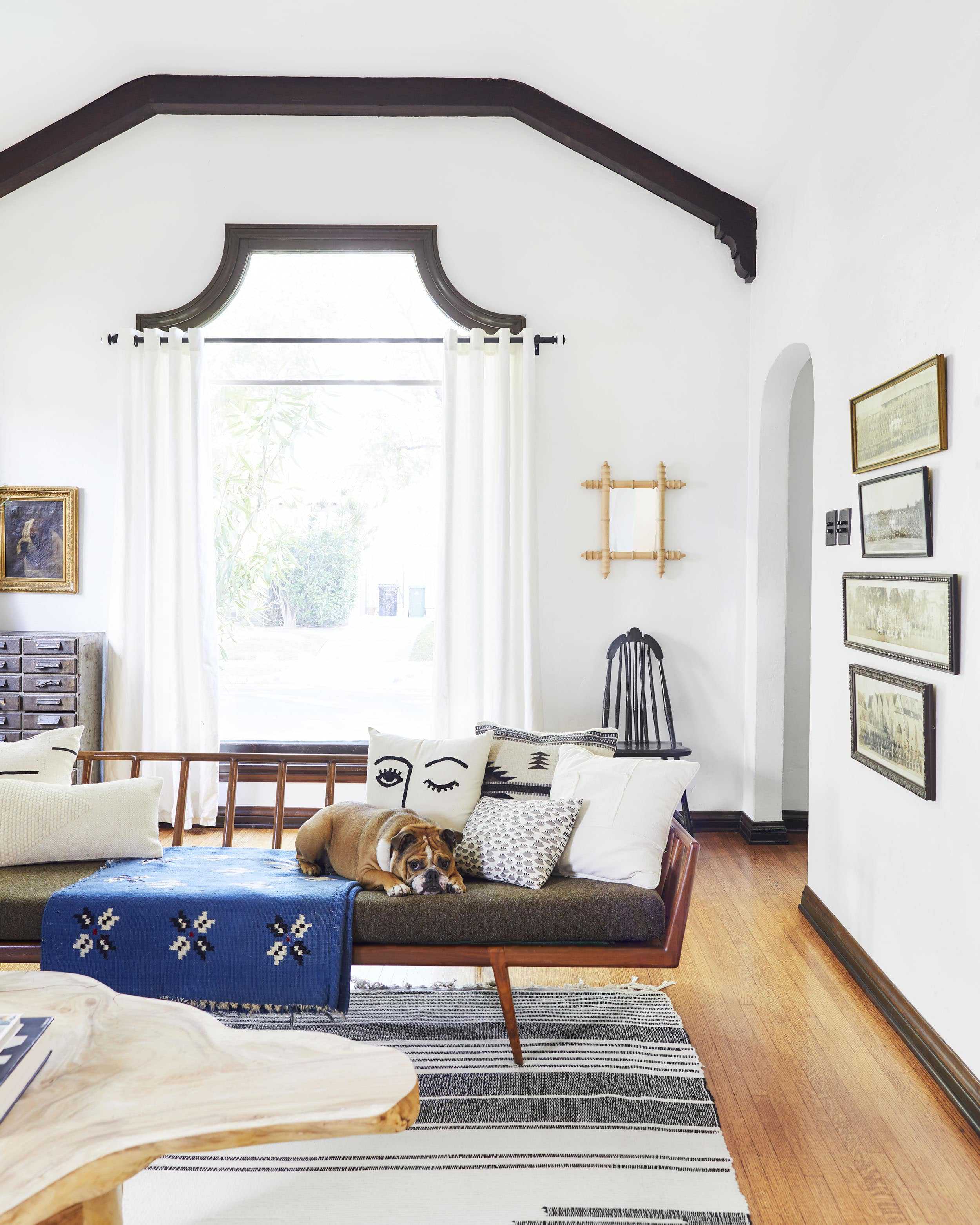 vintage living room