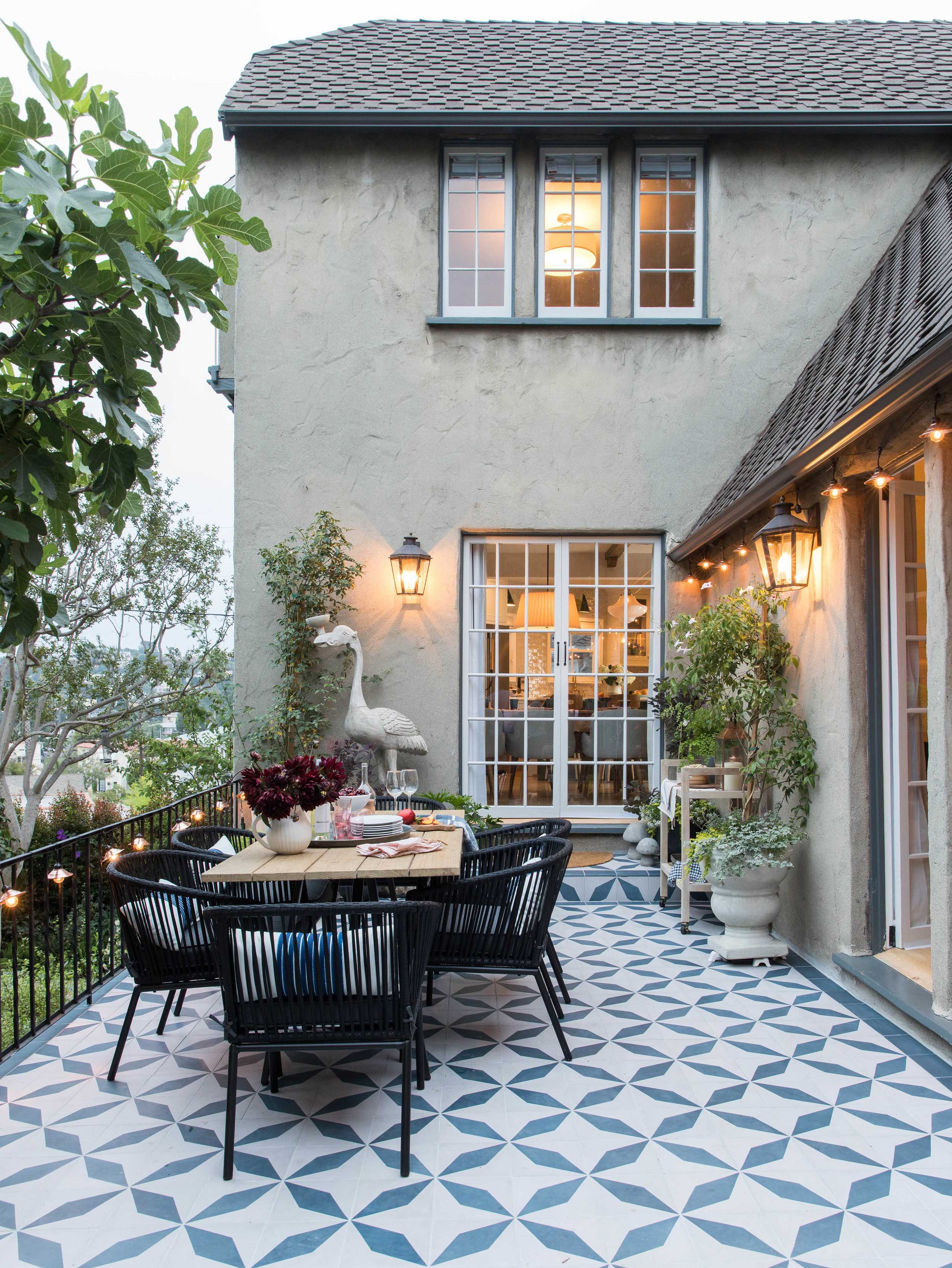 16 0617 Realsimple Eh Patio 0973