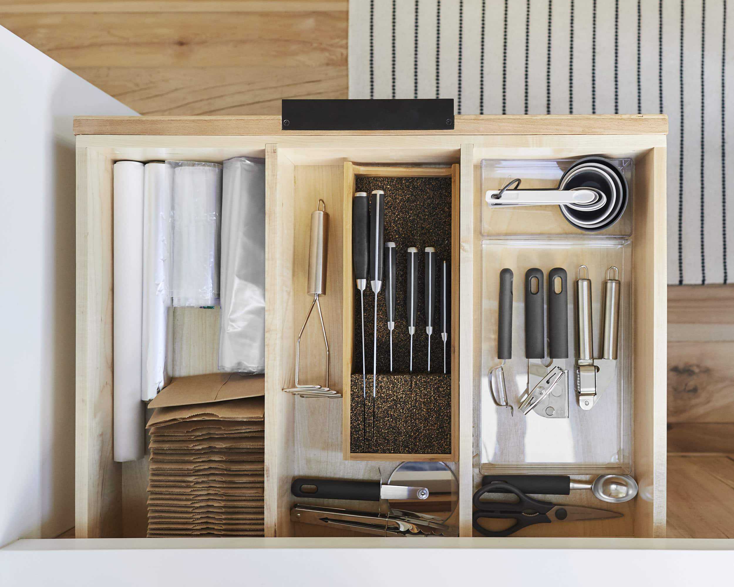Emily Henderson Mountain House Kitchen Lores44
