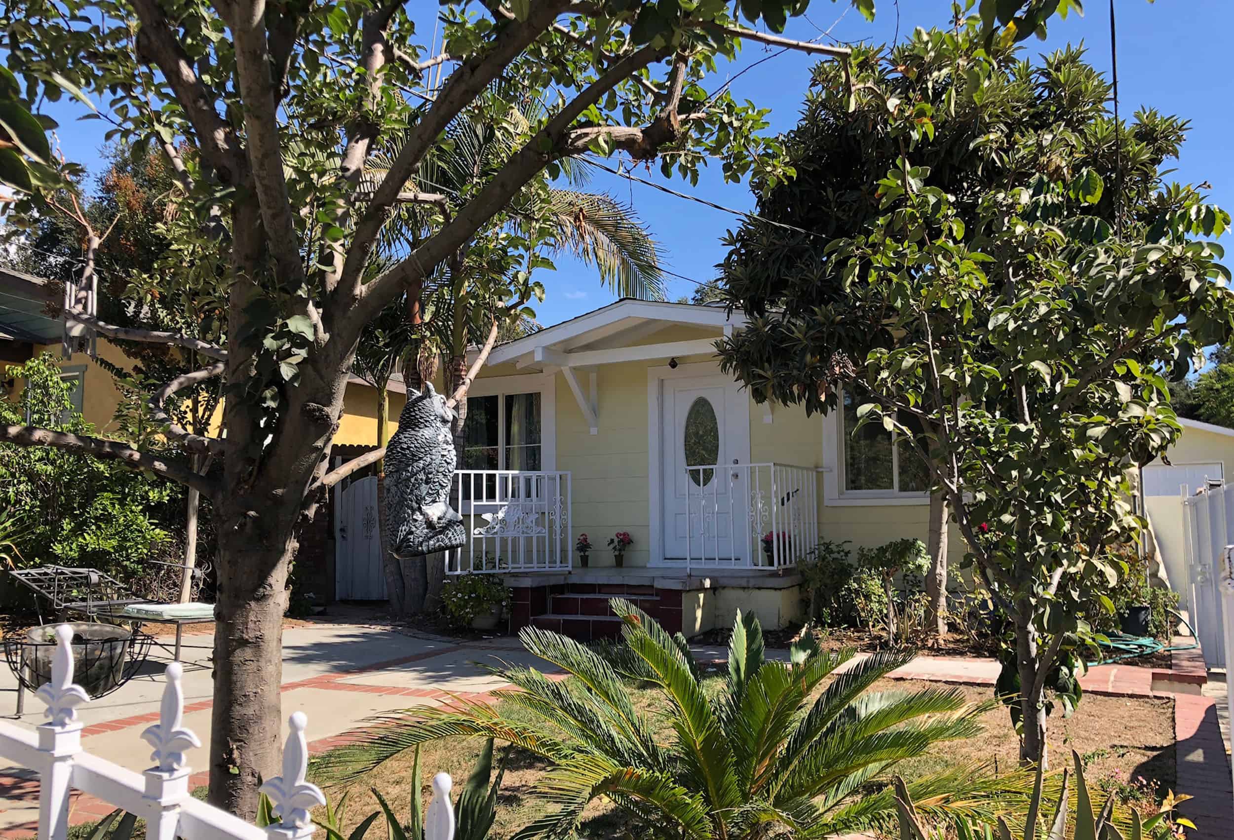 Sara Buys A House 01