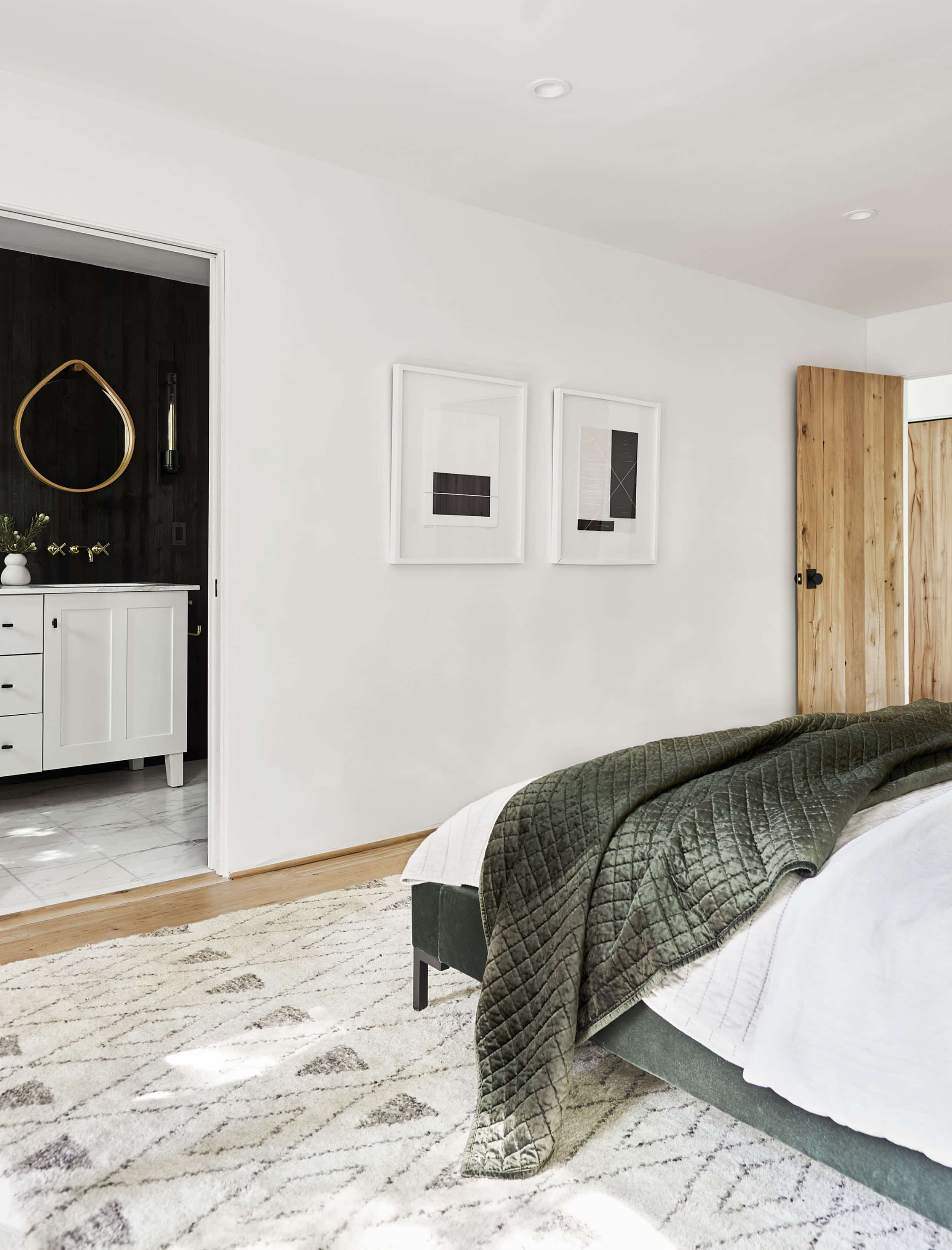 Emily Henderson Moutain House Downstairs Guest Room Lores17