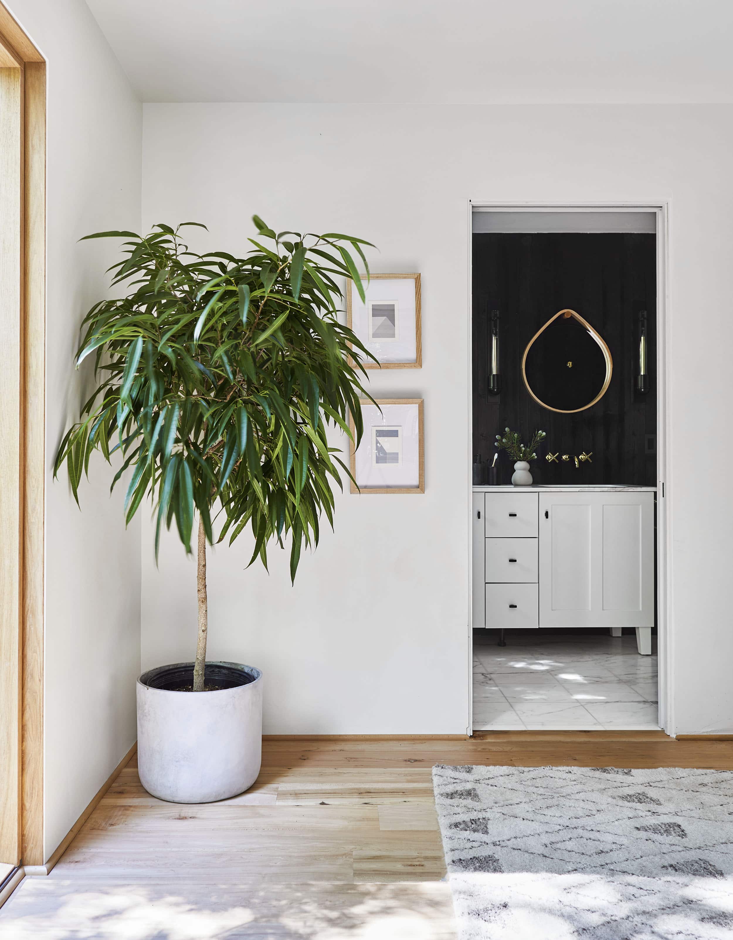 Emily Henderson Moutain House Downstairs Guest Room Lores18
