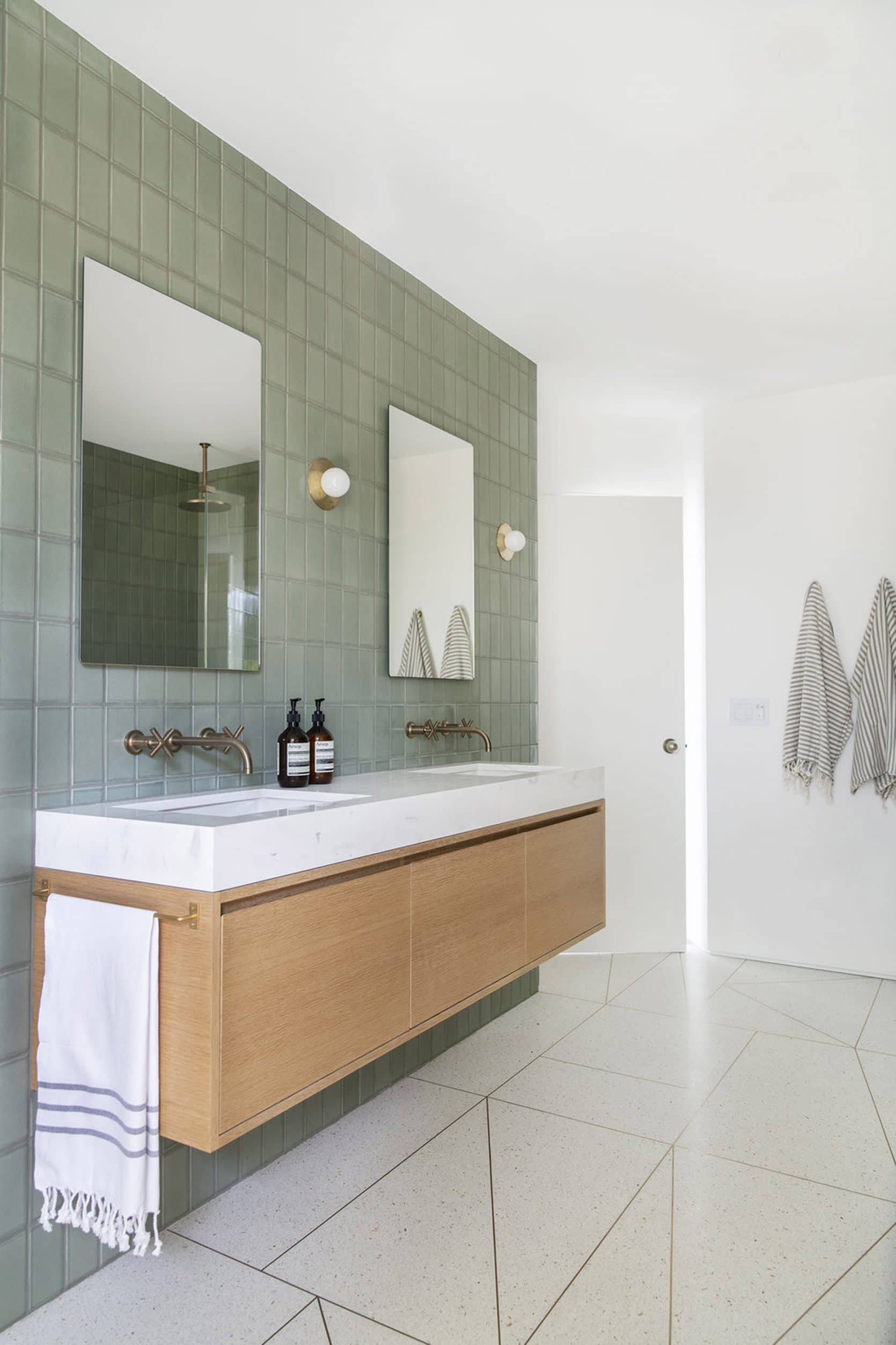 Emily Henderson Design Trends 2019 Bathrooms 11 1670x2505