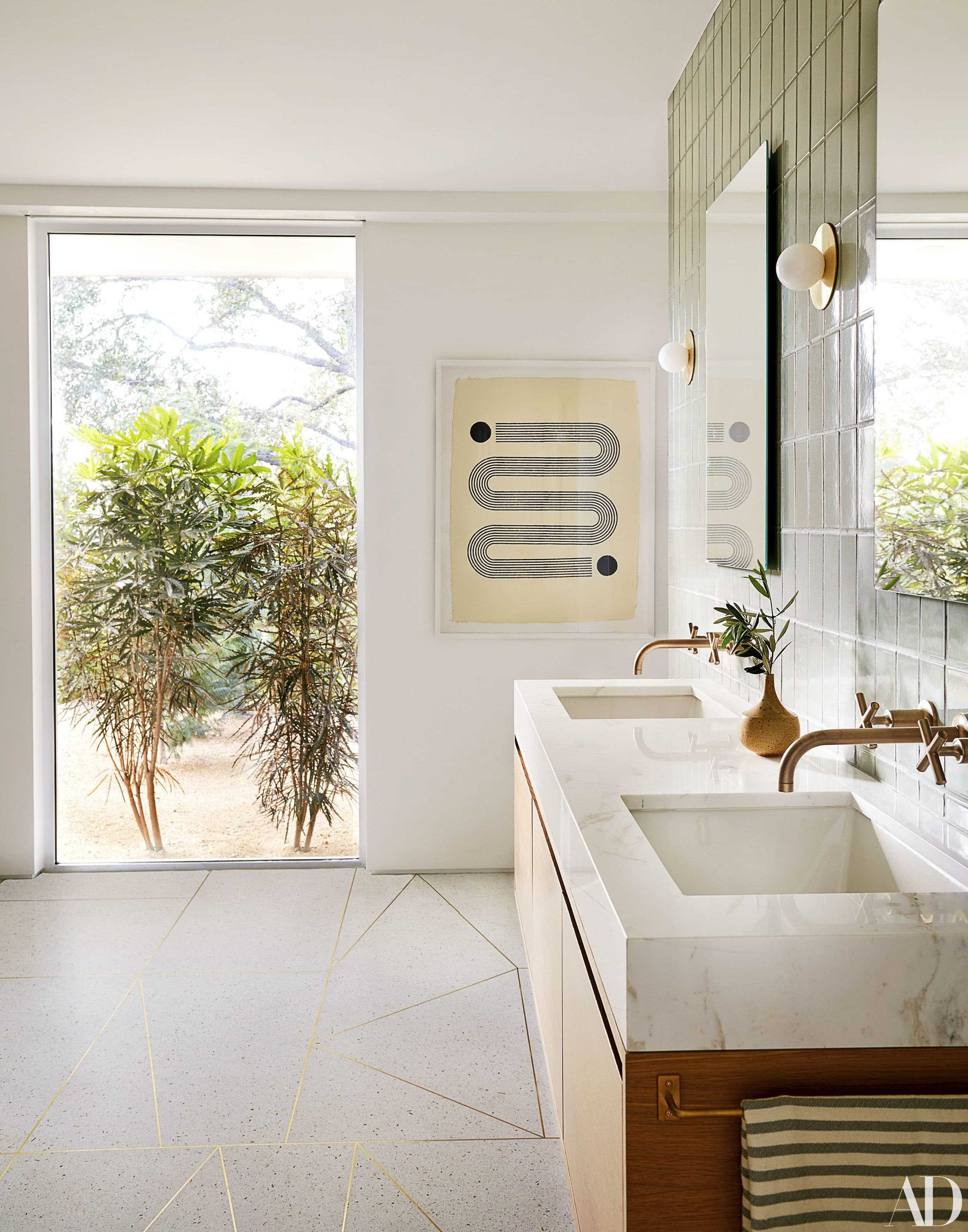 Emily Henderson Mountain Fixer Trend Tiny Bubble Sconce 2 2500x3182