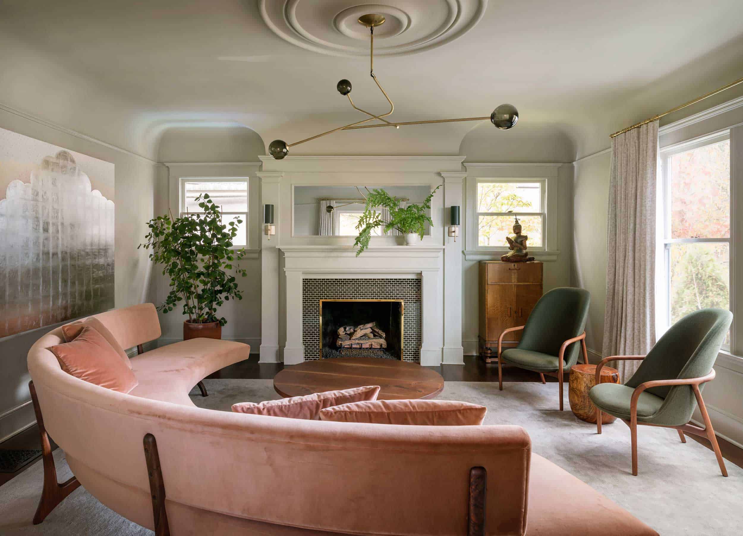 Jhd Casa Renovada 1907 Salon Sofa Curvo Rosa Chimenea 1561701489
