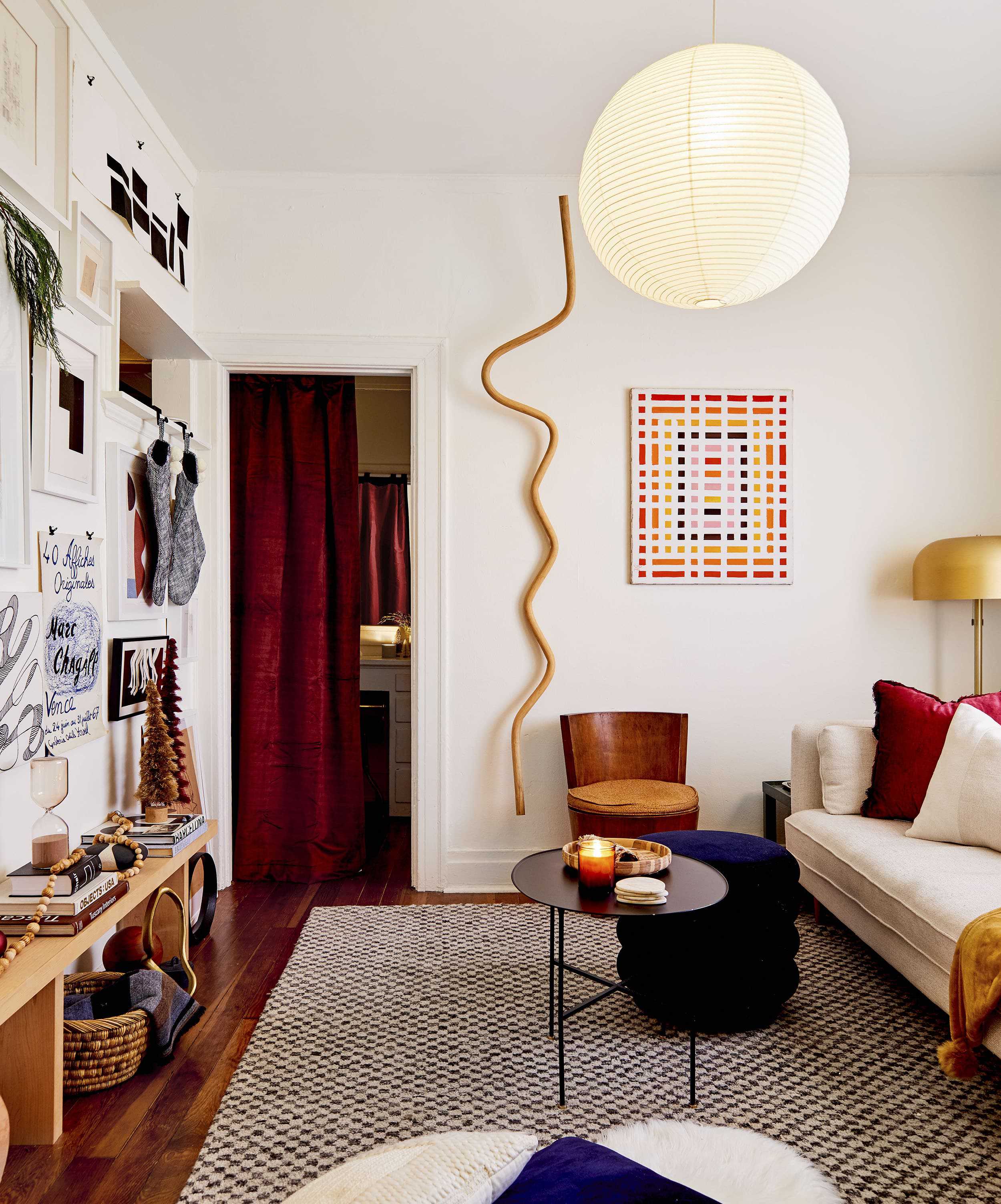 Emily Henderson minimal christmas decorating ideas2