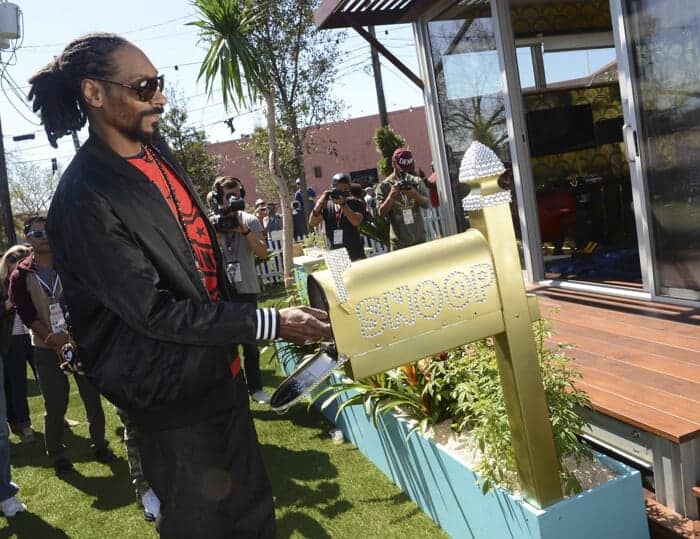 Airbnb Snoop Dogg