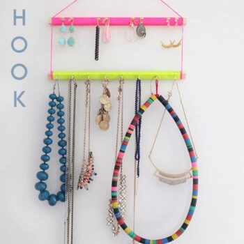 hanging jewelry display