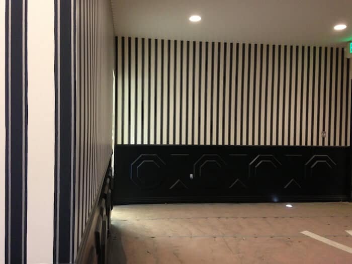 block-stripe-wallpaper