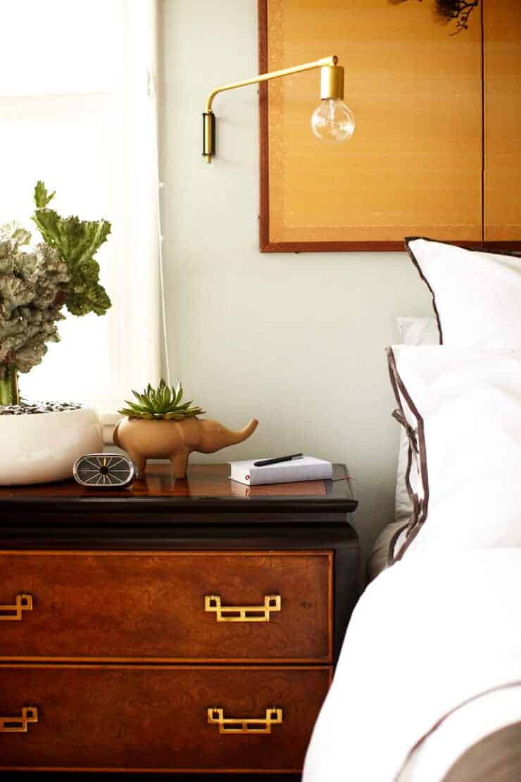white-bedroom